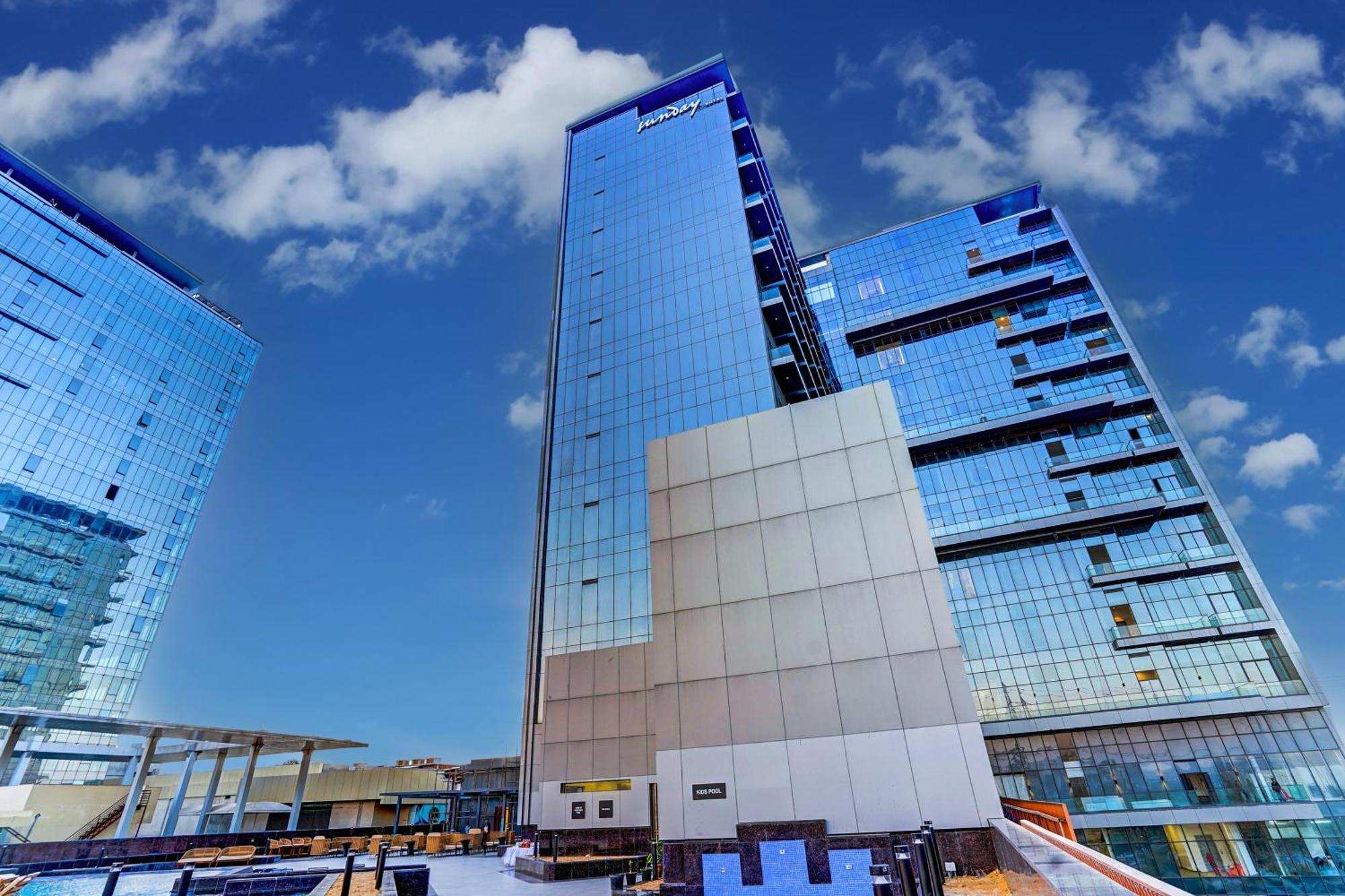 Sunday Hotels And Residences Gurgáon Kültér fotó