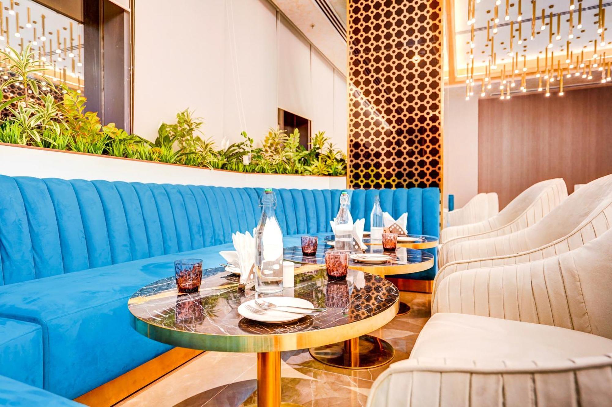 Sunday Hotels And Residences Gurgáon Kültér fotó